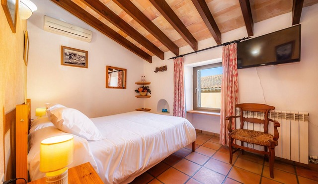 Double Room with Shared Pool, Wi-Fi and Air Conditioning