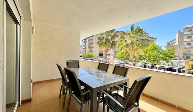 Drugstore B C - Three Bedroom Apartment, Sleeps 8