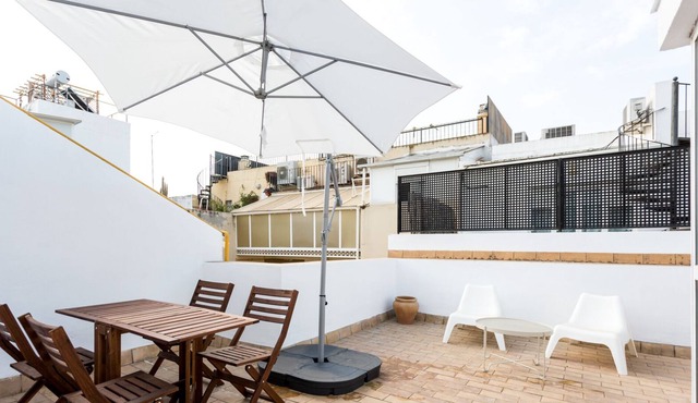 Duplex con terraza de un dormitorio in Sevilla