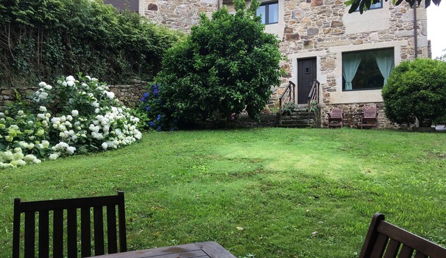 CASA OSRONCAIRO-VILLA WITH GARDEN IN COSTA DA MORTE GALICIA