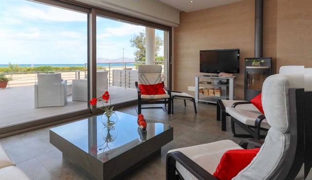 Bohemi, luxury seafront villa