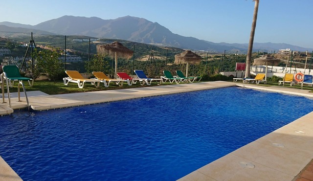 Estrella de la Bahia Penthouse with 4 terraces, communal pool, 300m to the beach