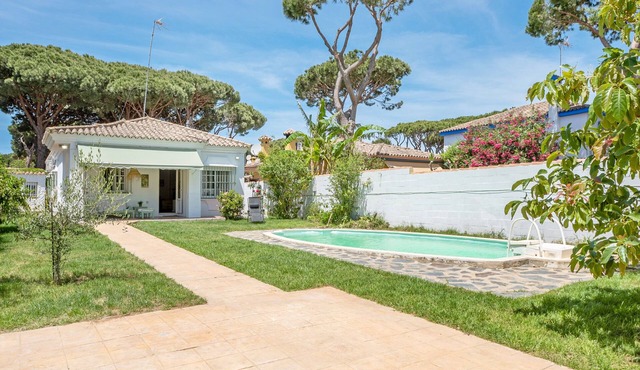 Exclusive Villa for Your Vacation in Chiclana