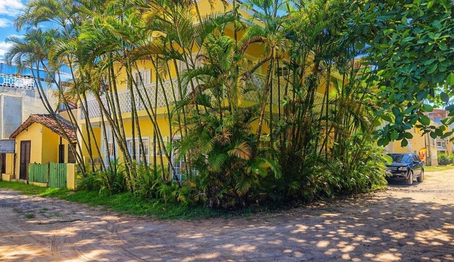 Fabulous 3-bedroom house in Brazil charming Bertioga perfect for your getaway in Bertioga