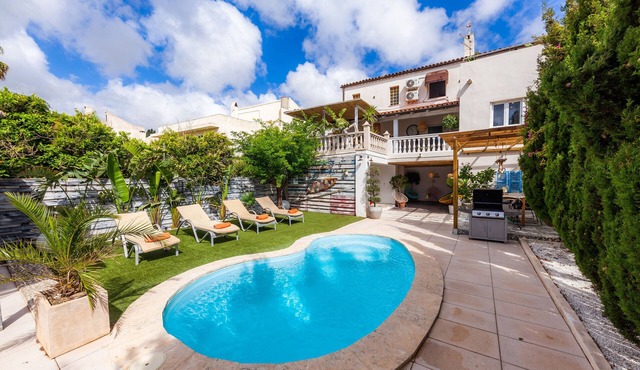 Finca Casa Varna with Mountain View, Pool, Terrace & Garden; Parking Available