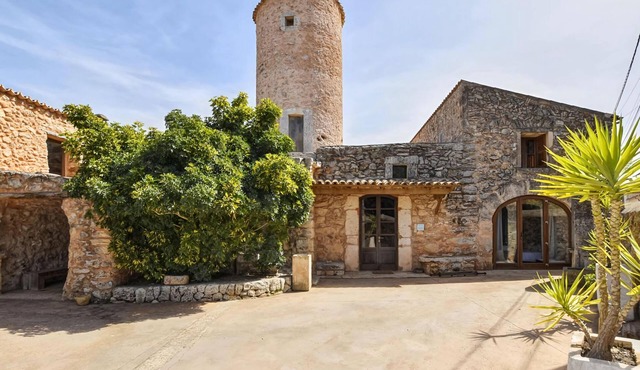 Finca in Sencelles with Pool and Garden