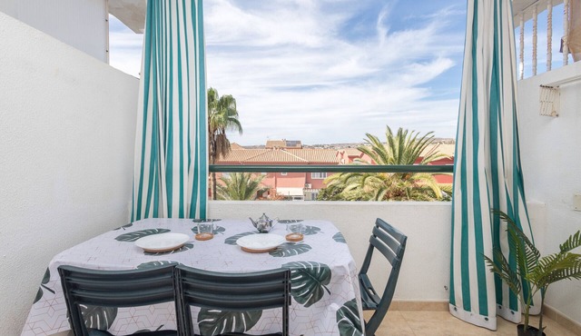 Floral Home - Large Private Terrace with Pool