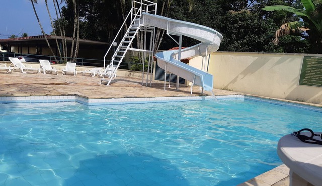 Guaraciaba gated community house with pool 200m from the sea in Vila Clais