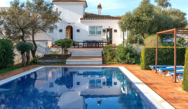 Holiday Home 'Capuchina' with Private Pool, Wi-Fi & Air Conditioning