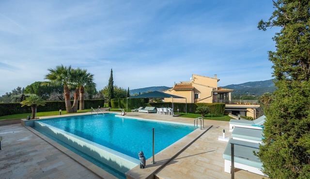 Holiday Home 'El Olivar' with Mountain View, Wi-Fi and Air Conditioning