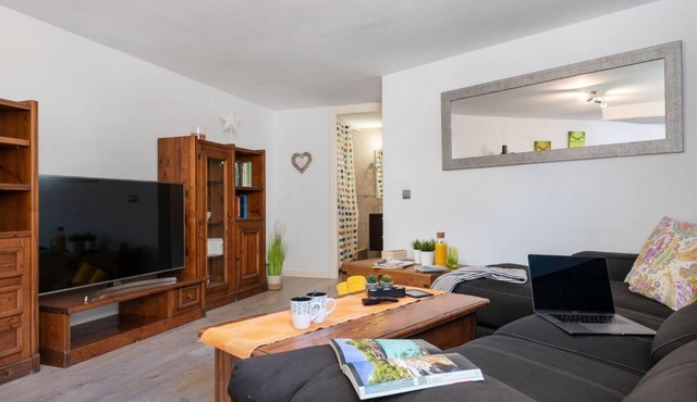 Homey "Casa Lyon" Very Close to the Sea, AC, WiFi