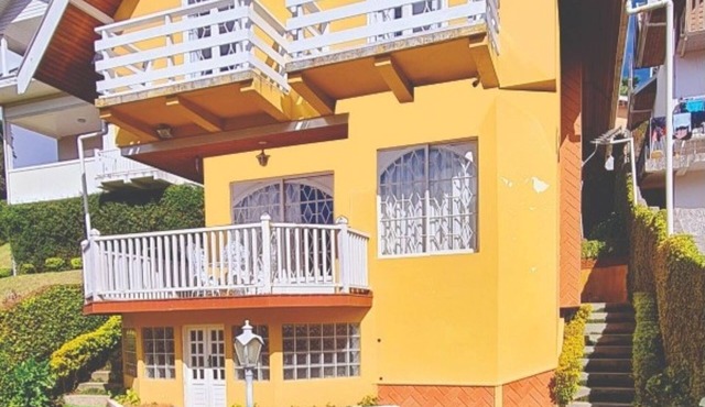 House (townhouse) with beautiful views of nature in Portal de Campos