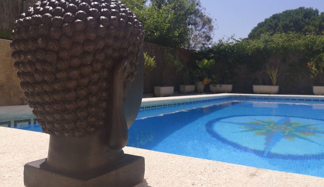House with private swimming pool and garden 7 minutes walk off the beach. in Cunit