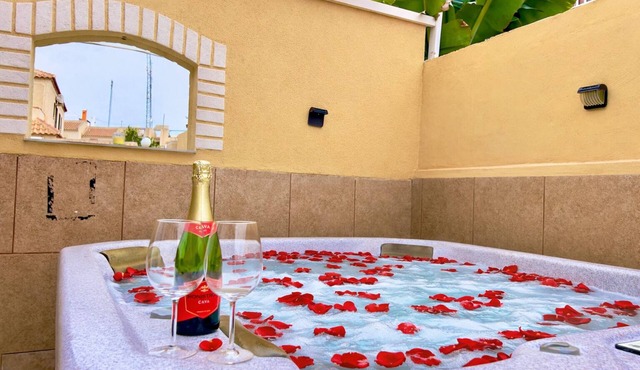 Impressive Villa | Jacuzzi and BBQ | 8' Beach