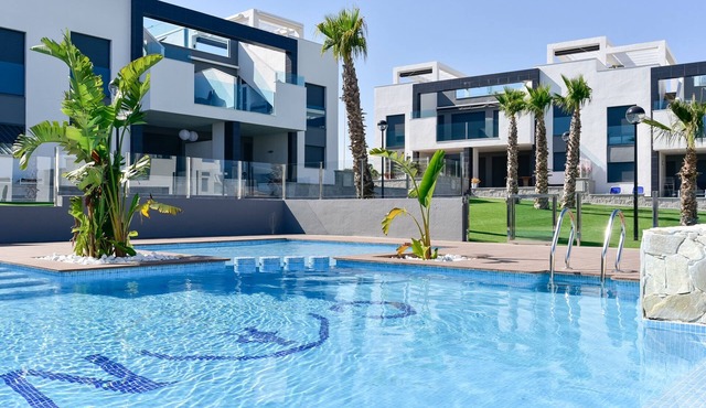 Luxurious, apartment in Punta Prima, 5 minutes from the sea, climate - 69
