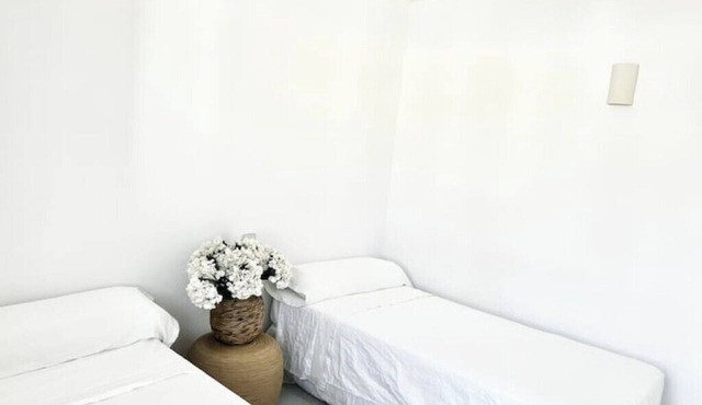 Luxury 1st line beach - 4 double rooms 3 bathrooms
