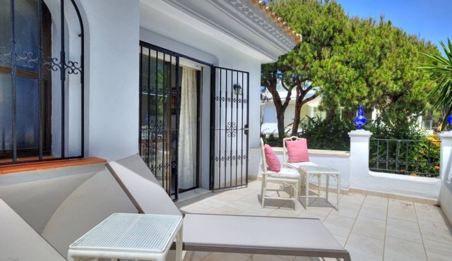 Marbella with Sea View, Shared Pool - 5 Bedrooms