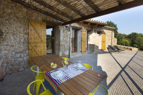 Masoveria De Lladó in Llado