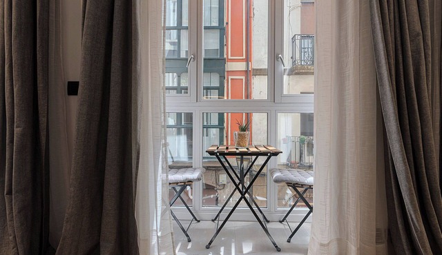 Modern and Luxurious in Historic Old Town
