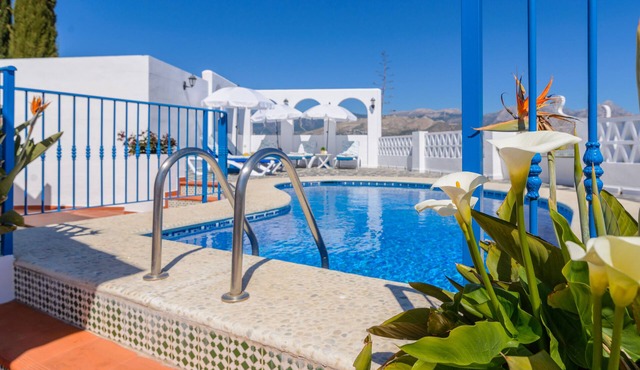 Moorish-Style Mountain Villa: Stunning 360° Views, Pool & Hot Tub