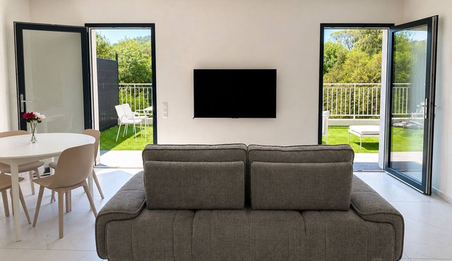 New three-room apartment in a quiet neighborhood, Valescure district in Saint-Raphaël