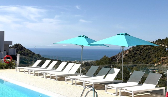 Palo Alto Marbella Luxury Apartment – Sea View, Wi-Fi & Air Conditioning