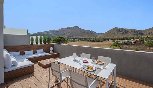Penthouse Dalias with private jacuzzi in Port de Pollensa