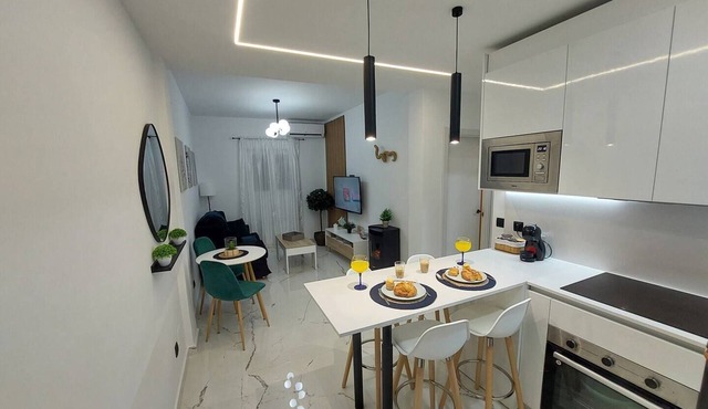 Perfect Getaway in the center of Madrid - The Yellow Rose