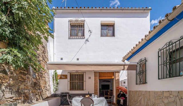 Pet friendly home in Jubrique with WiFi