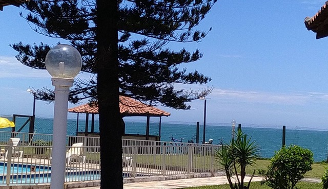 Rent Beachfront Chalet with 2 refurbished suites bathroom PNE