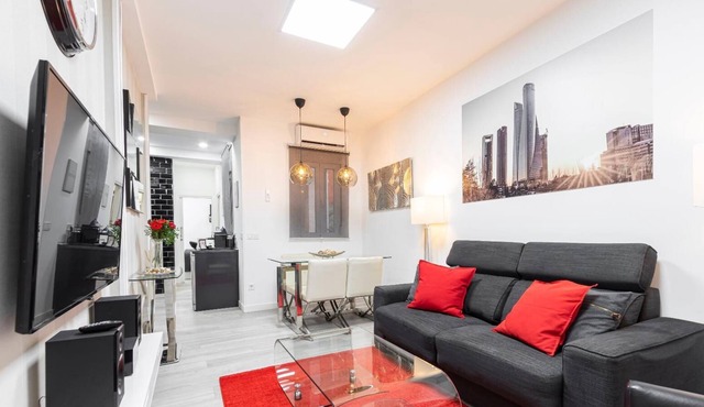 Rentalis Madrid Río | Modern apartment next to Madrid Río with parking