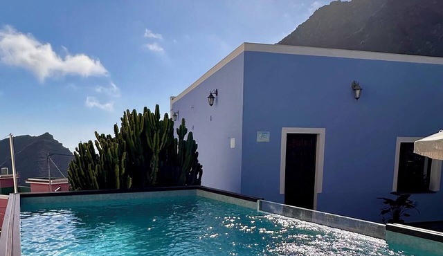 Room with balcony and breakfast-Casa Regina Tenerife with swimming pool in Tamaimo