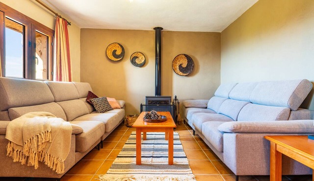 Rural House 'Arinesa B' with Mountain Views, Private Terrace and Wi-Fi in Culla
