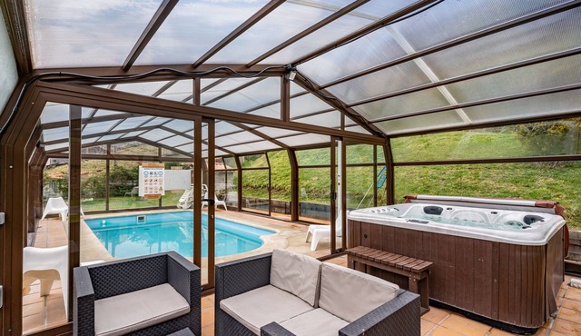 Rural House 'La Cerra' with Mountain Views, Private Pool, and Wi-Fi in Lena