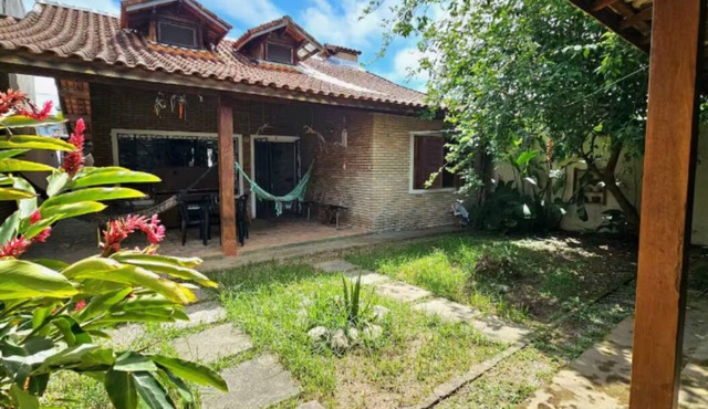 Rustic house 200m from the sea in Itaguá - Ubatuba (SP) sleeps up to 12 people comfortably. in Ubatuba