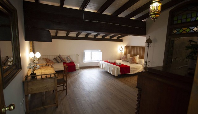 RUSTIC & ROMANTIC ROOM