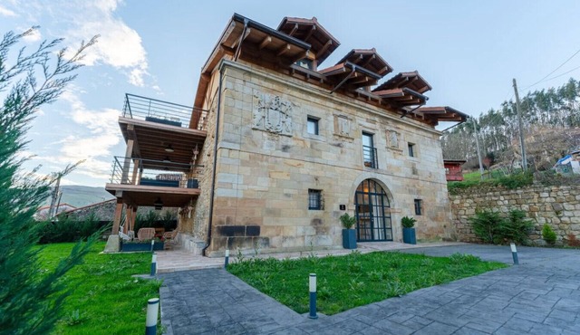 Sandoñana Palace | by Urban Hosting suite 3