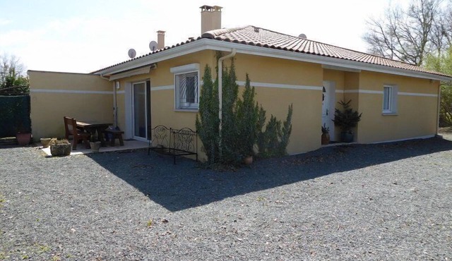 SANGUINET- Charming comfortable semi-detached house, sleeps 6 in SANGUINET