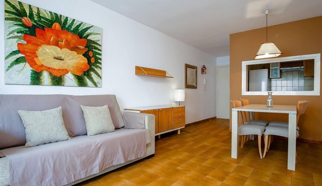 Seaside Apartment, 1 Bedroom, Parking & Wi-Fi