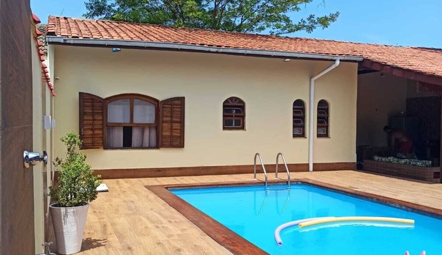 Shed with private access and private pool in Bertioga