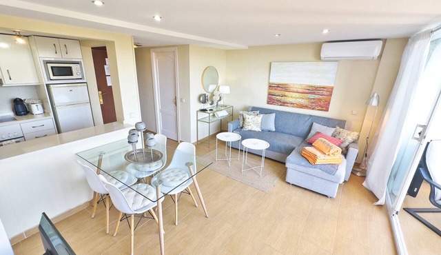 Skol 412. Renovated Two Bedrooms Duplex with Sea View.