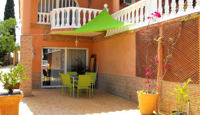 STUDIO MADERA + SWIMMING POOL + TERRACE IN MONTROY NEAR VALENCIA