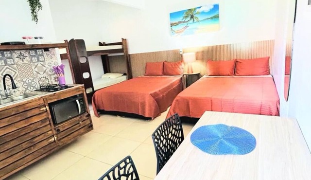 Studio Mar Casado is spacious and ideal for families and groups. in Guarujá