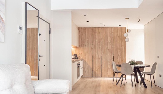 Stylish with pool - Triana