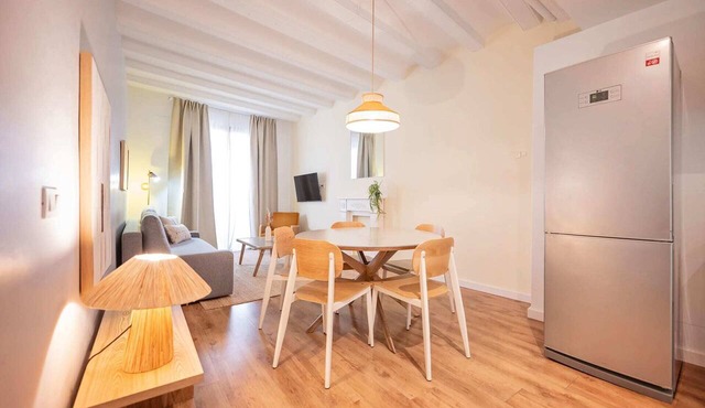 Sweett | Gothic III - Three Bedroom Apartment, Sleeps 7