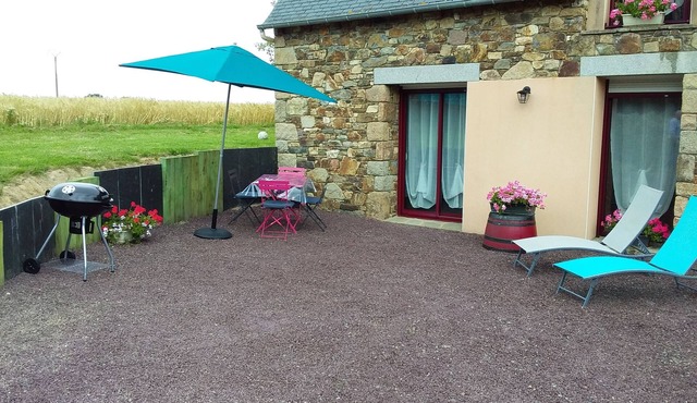 To rent for vacations new furnished studio by the week in Ploëzal