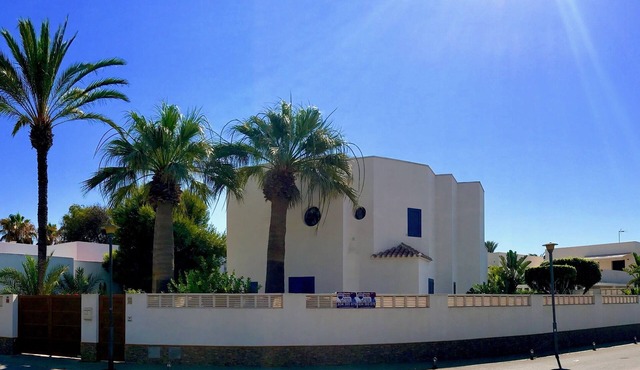 Villa 50 meters from the beach, Air conditioning, Wifi, Private swimming pool, outdoor kitchen, BBQ