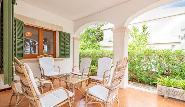 Villa 'Anecs' with Private Garden, Wi-Fi and Air Conditioning