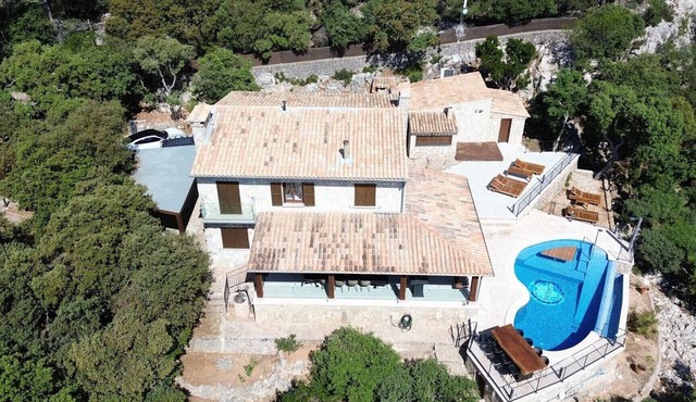 Villa 'Carlini' with Sea View, Wi-Fi and Air Conditioning