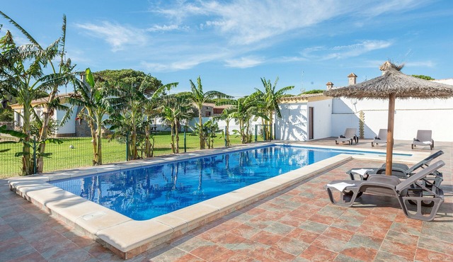 Villa "Casa Layda" for Families with Outdoor Pool, Wi-Fi, and Air Conditioning
